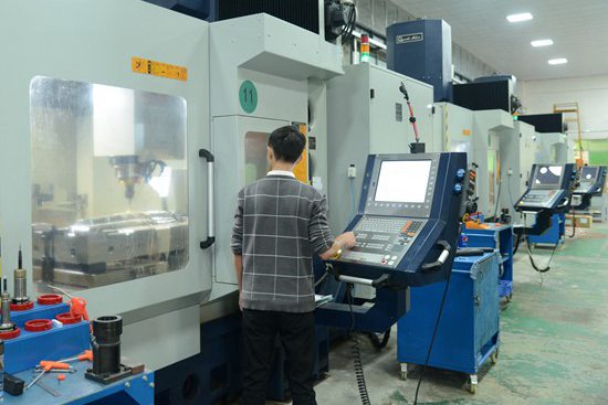 Parting Lock machining center
