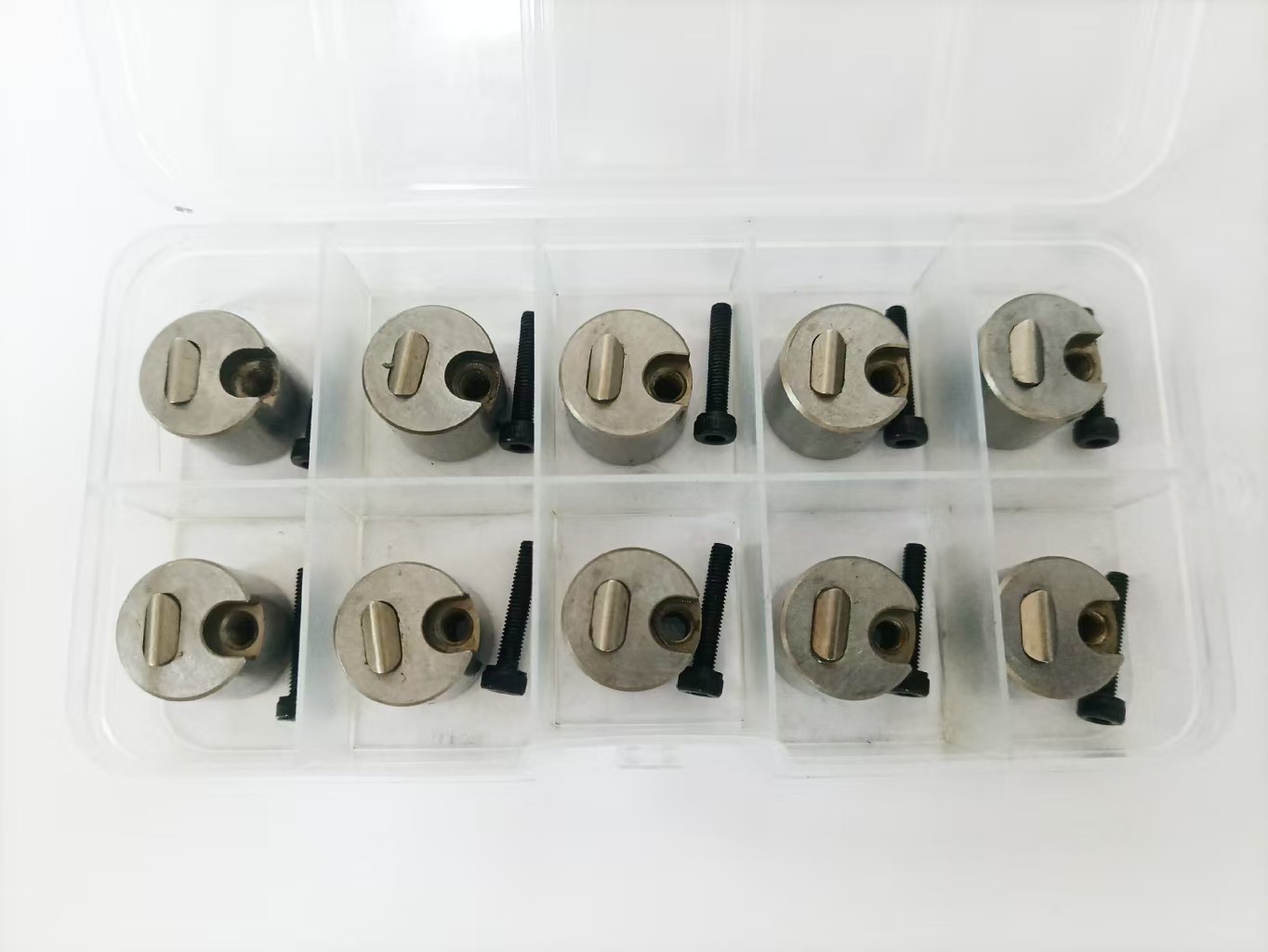 mold date inserts month